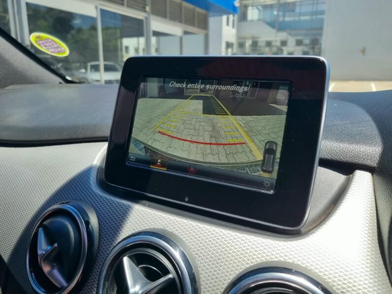 MERCEDES BENZ B200
