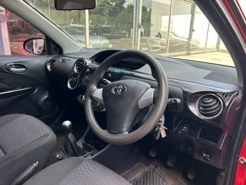 TOYOTA ETIOS