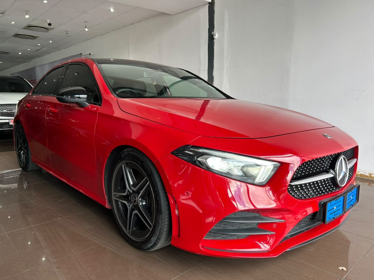 MERCEDES BENZ A200 SEDAN AMG