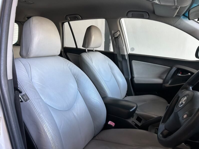 TOYOTA RAV4 2.0