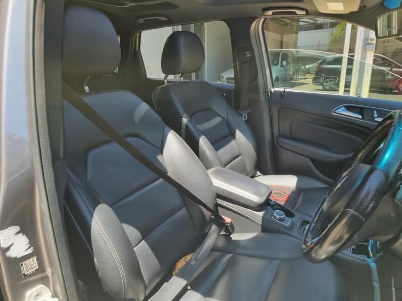 MERCEDES BENZ B200