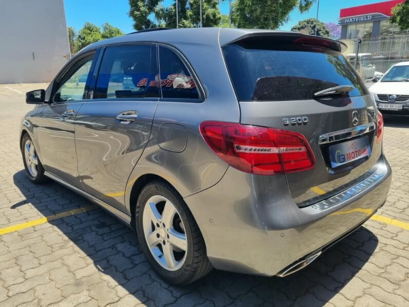MERCEDES BENZ B200