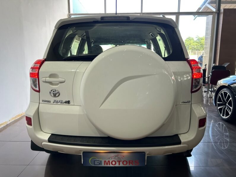 TOYOTA RAV4 2.0
