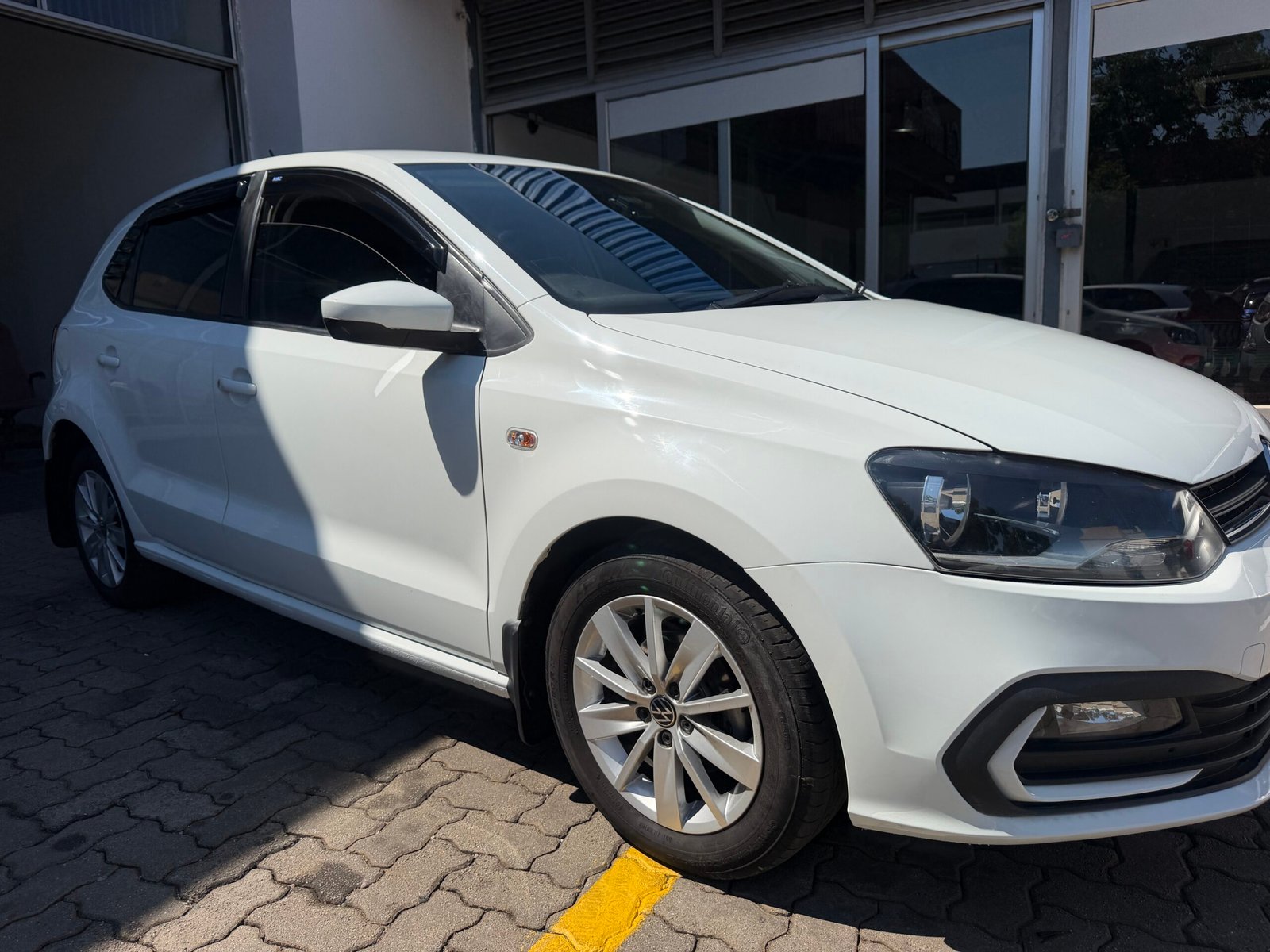VOLKSWAGEN POLO VIVO