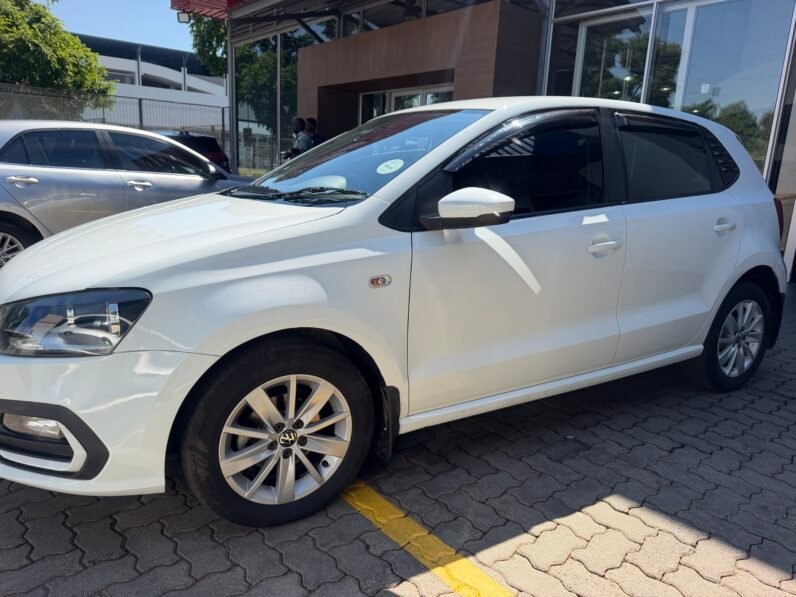 VOLKSWAGEN POLO VIVO