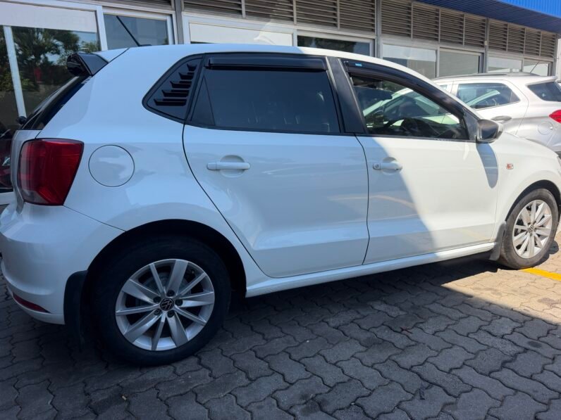 VOLKSWAGEN POLO VIVO