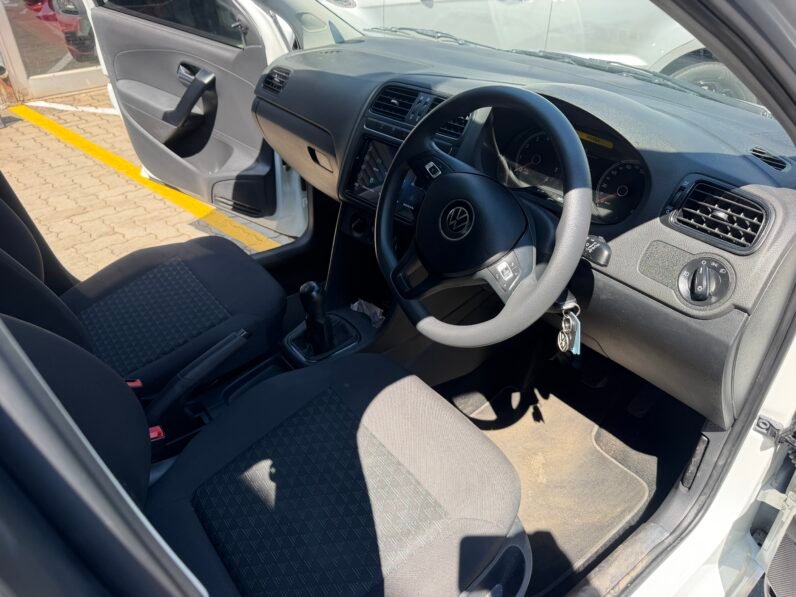 VOLKSWAGEN POLO VIVO