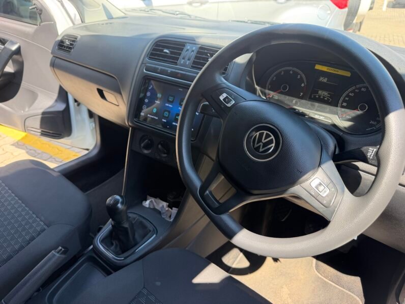 VOLKSWAGEN POLO VIVO