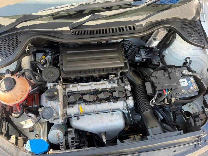 VOLKSWAGEN POLO VIVO