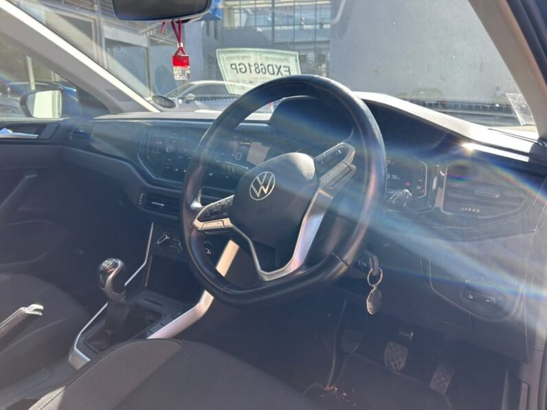 VOLKSWAGEN 1.0 LIFE
