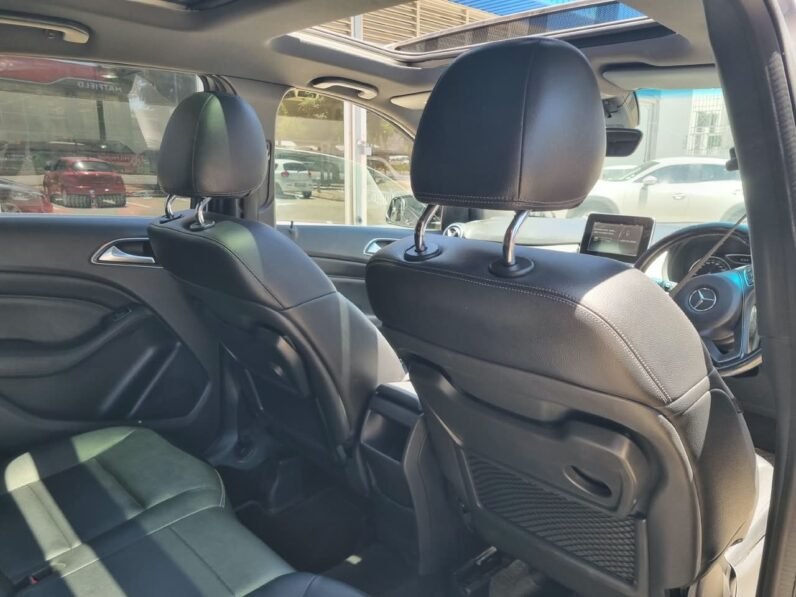 MERCEDES BENZ B200