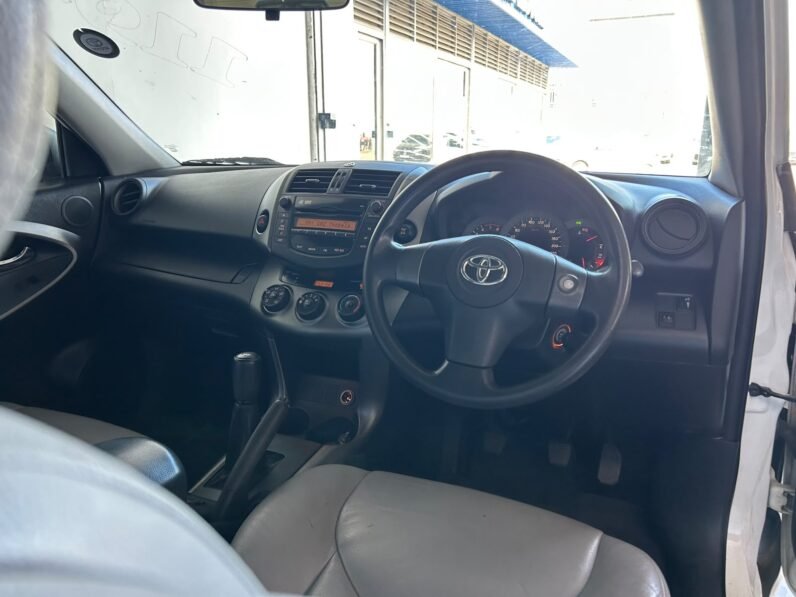 TOYOTA RAV4 2.0