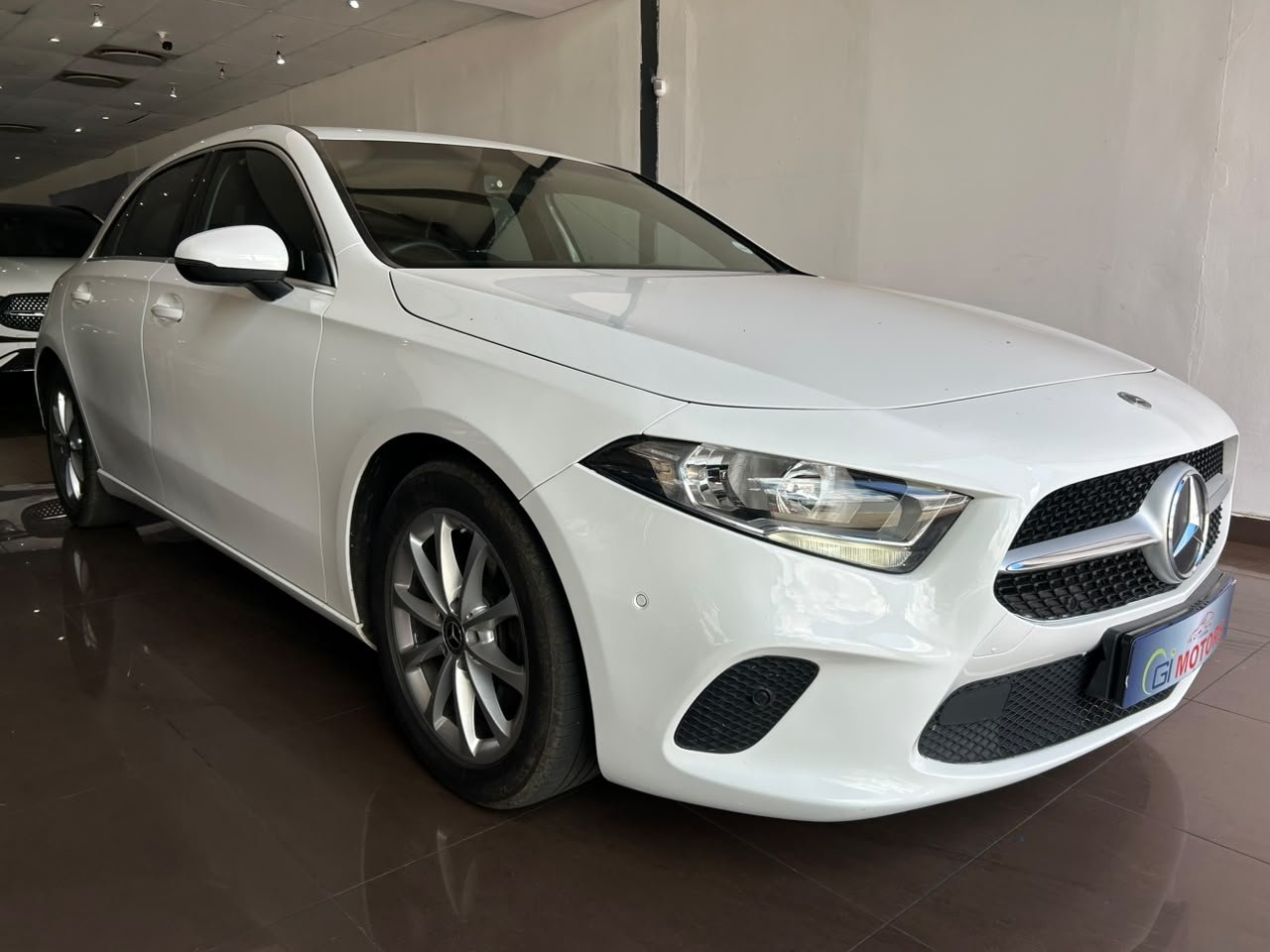 MERCEDES BENZ A200
