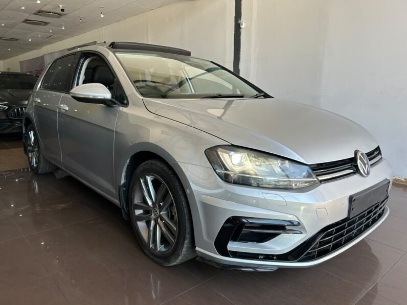 VOLKSWAGEN GOLF 7 TSI