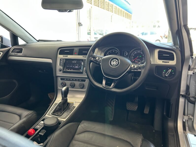 VOLKSWAGEN GOLF 7 TSI