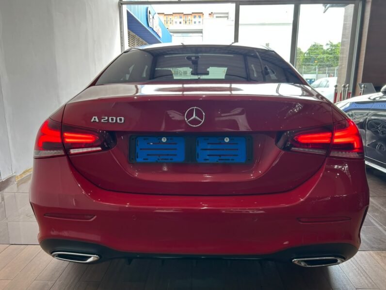 MERCEDES BENZ A200 SEDAN AMG
