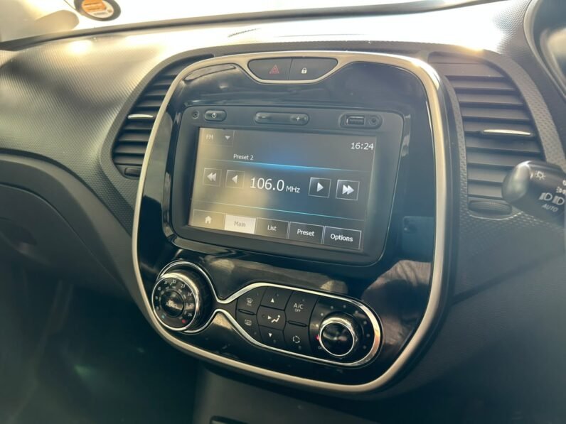 Renault Captur 900T Expression (66kW)