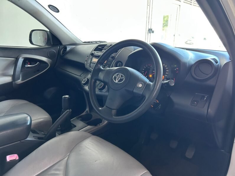 TOYOTA RAV4 2.0