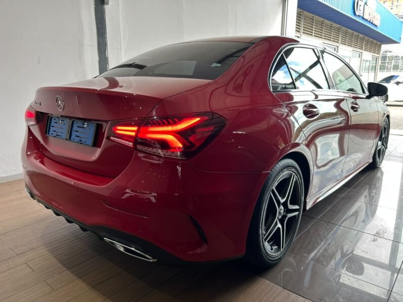 MERCEDES BENZ A200 SEDAN AMG