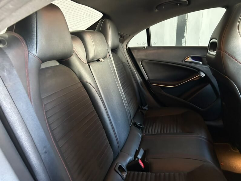 MERCEDES BENZ CLA 200 AMG